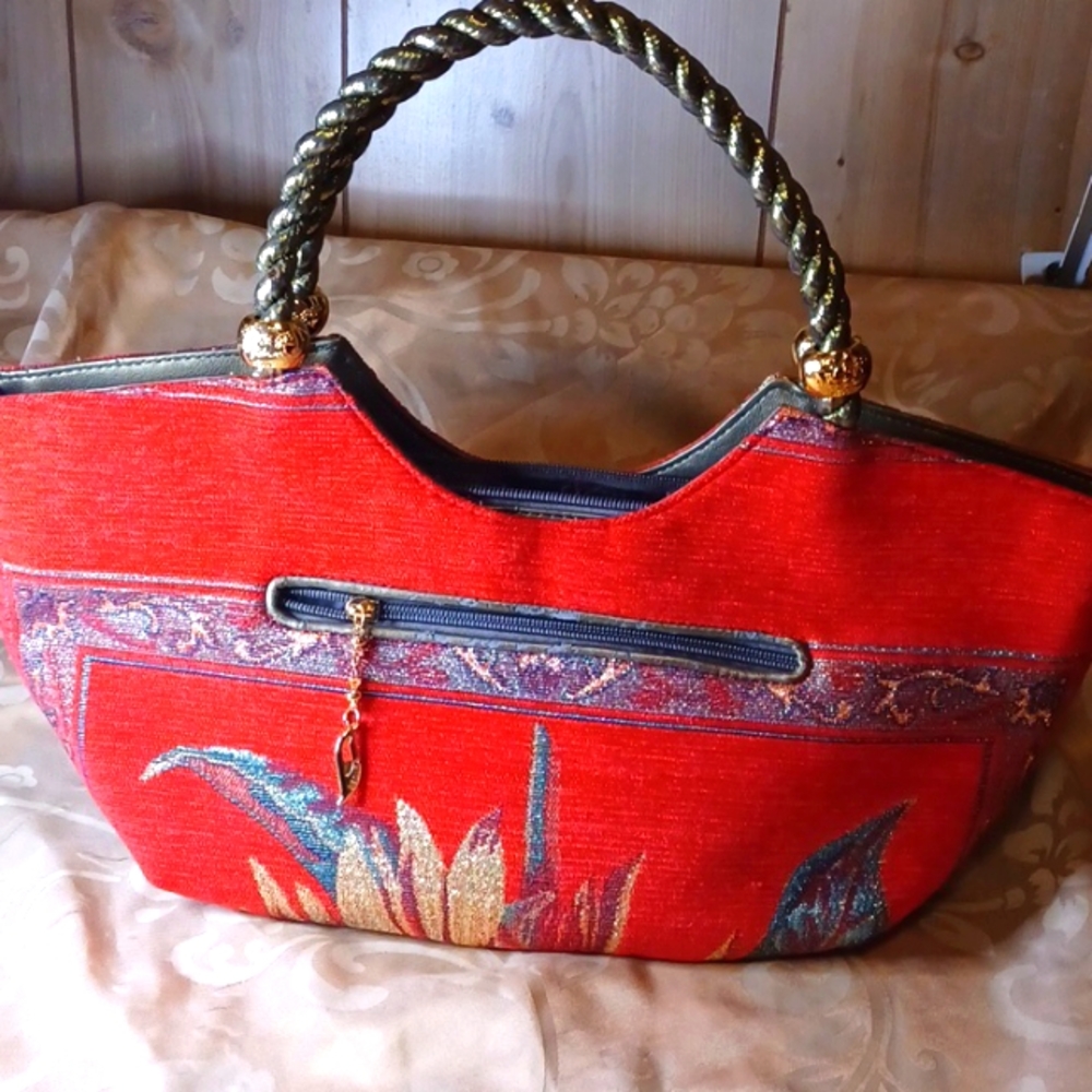 Vintage Medusa Bag 🎒